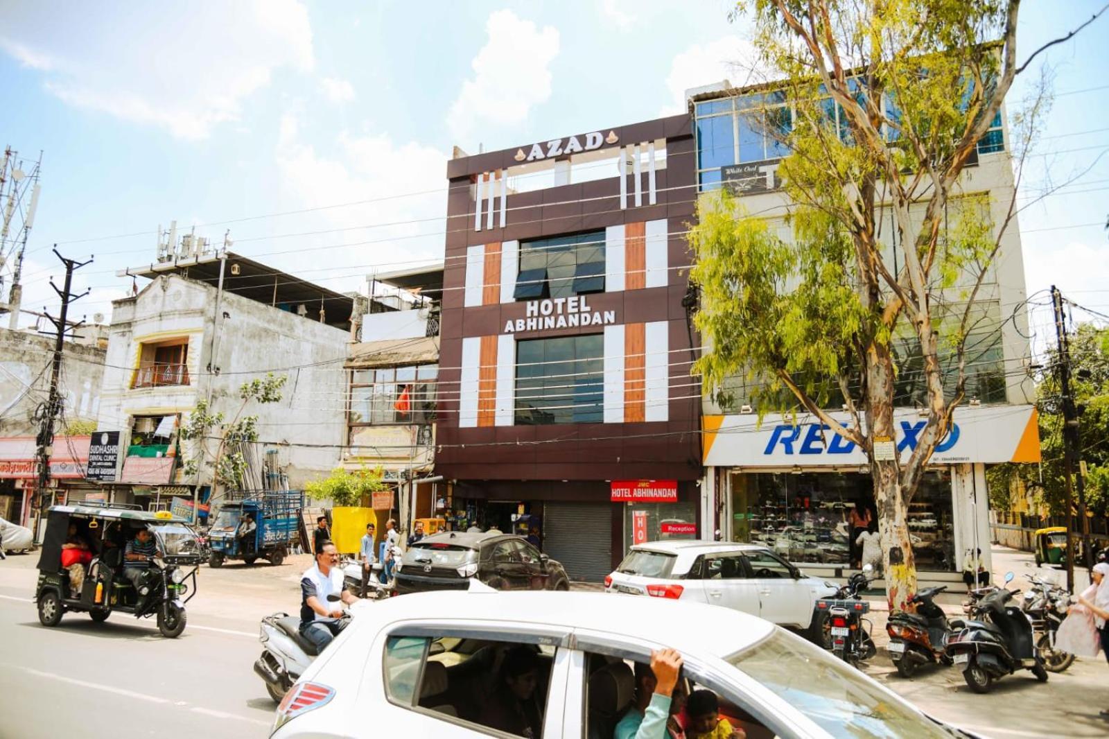 Hotel Abhinandan Indore Eksteriør billede