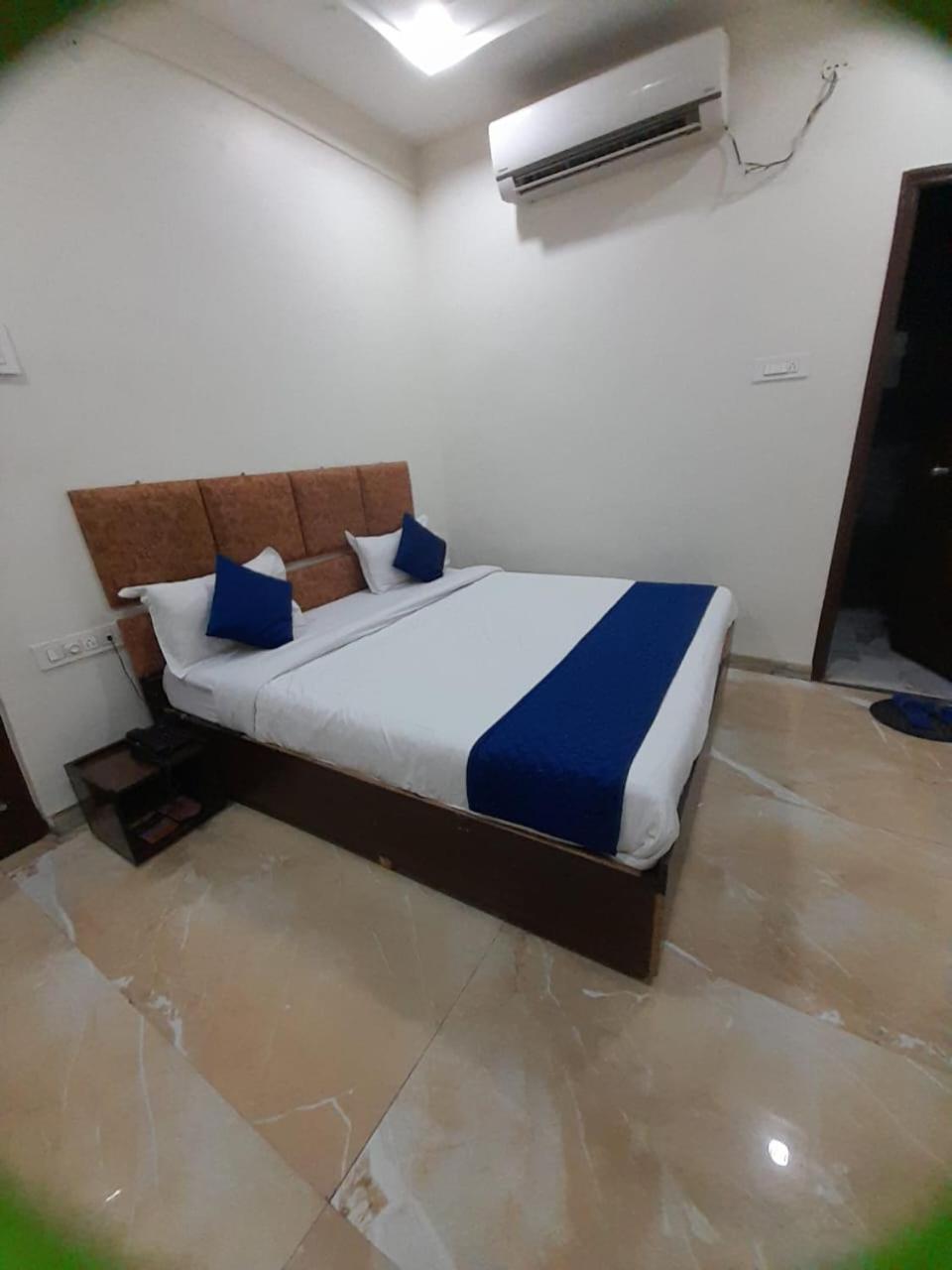 Hotel Abhinandan Indore Eksteriør billede