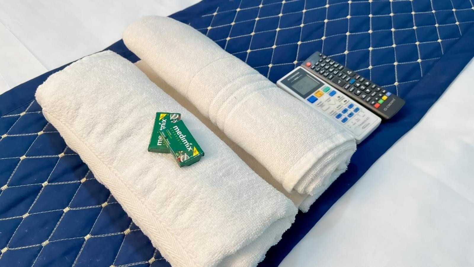 Hotel Abhinandan Indore Eksteriør billede
